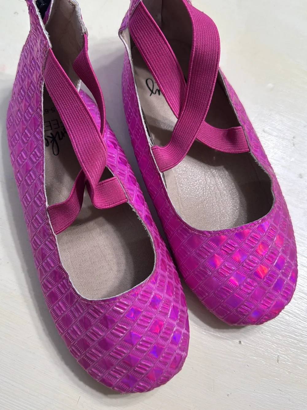 Monkey Feet Girls Pink Fuchsia Elastic Strap Moccasins